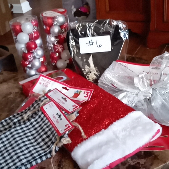 ☃️Christmas Bundles ( Price is for 1 Bundle) aLot #1 - Picture 8 of 9